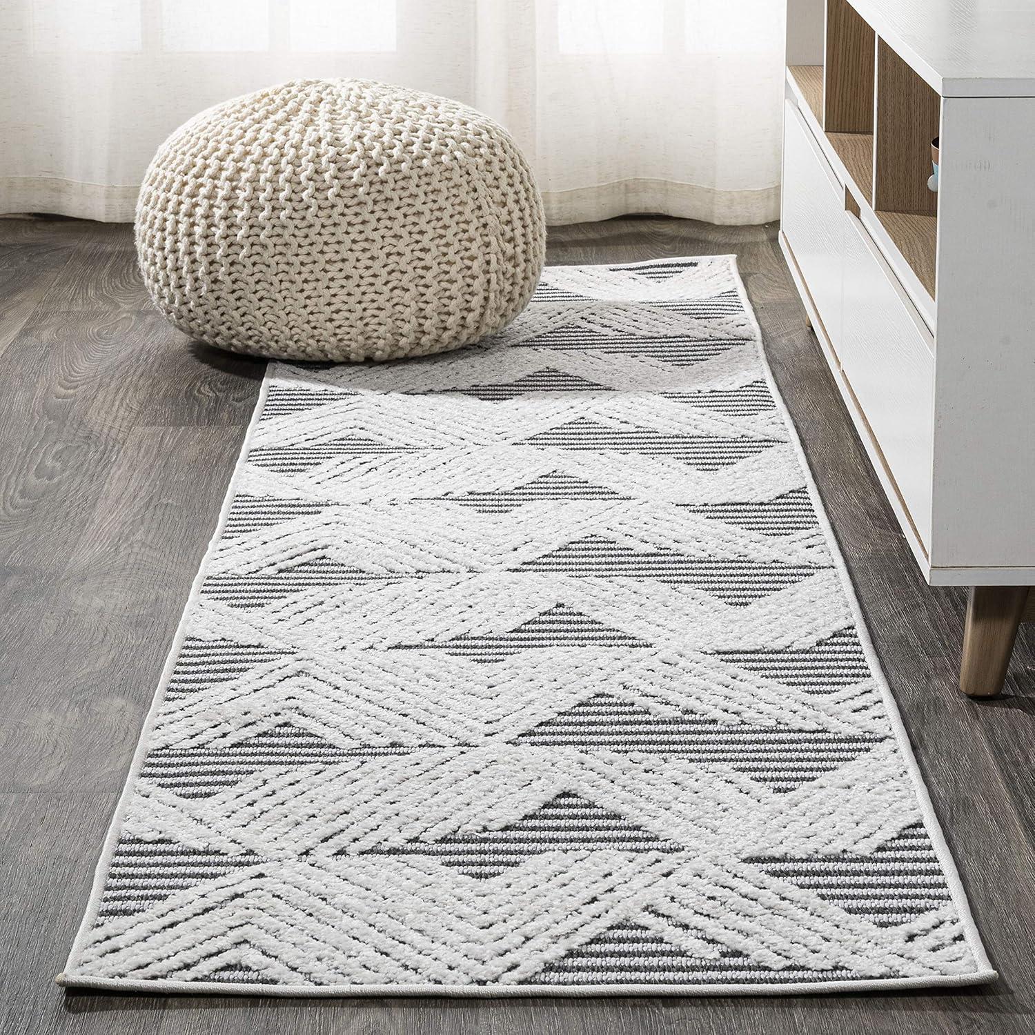 2'x8' Jazz High-Low Pile Art Deco Geometric Indoor/Outdoor Runner Rug, Black/Ivory - JONATHAN Y