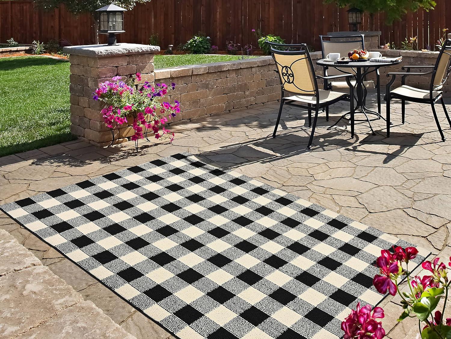 Garland Rug Country Living Buffalo Plaid Polypropylene Black/Ivory Indoor/Outdoor Area Rug, 5' x 7'