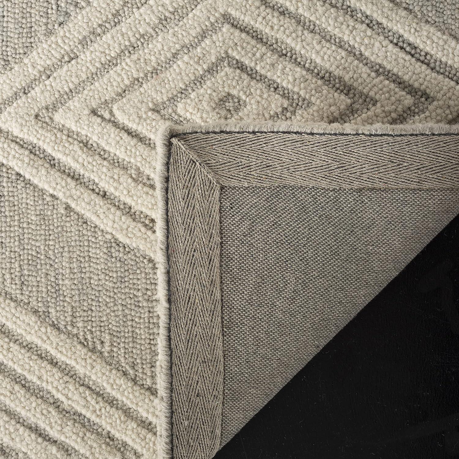 Blossom BLM111 Hand Tufted Area Rug - Silver/Ivory - 5'x8' - Safavieh.