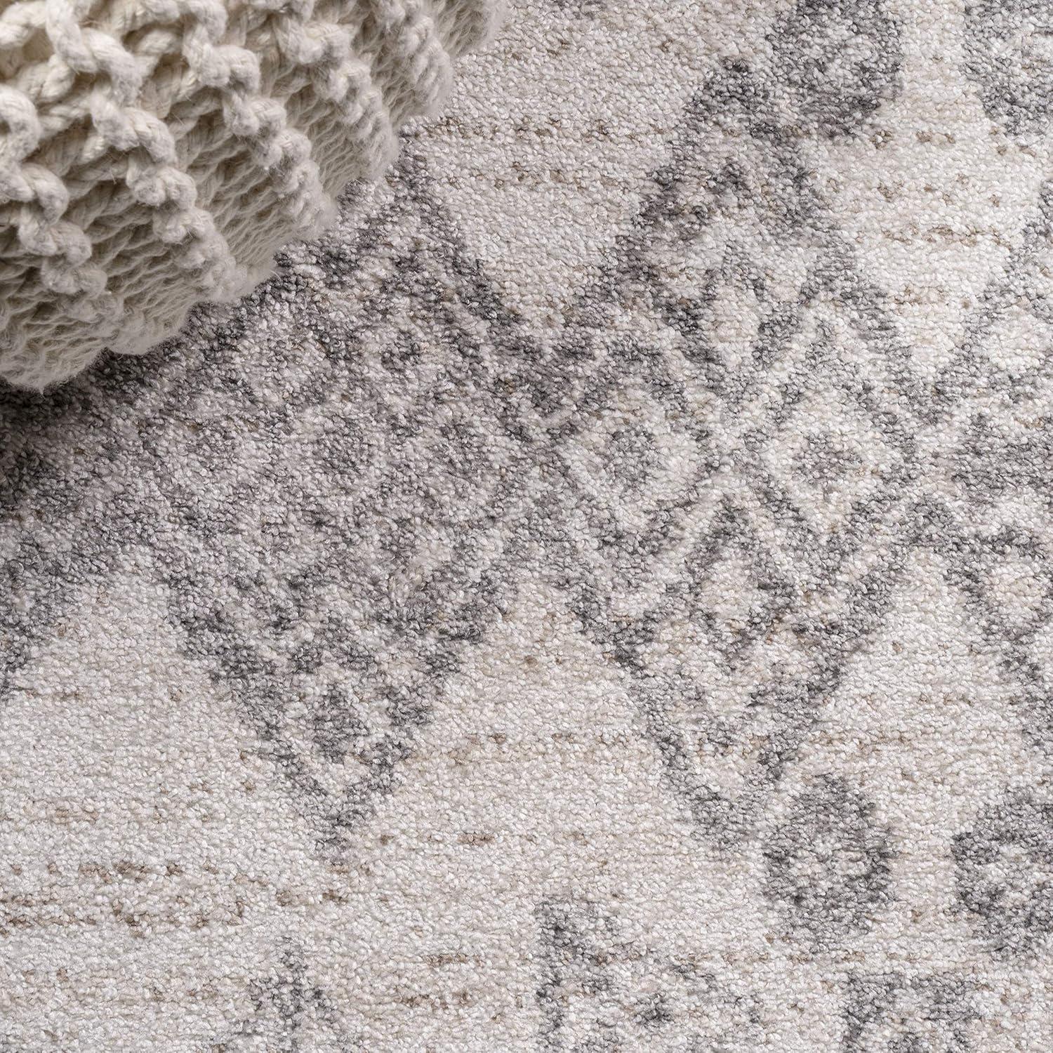 3'x5' Idris  Diamond Geometric Area Rug, Gray/Beige - JONATHAN Y