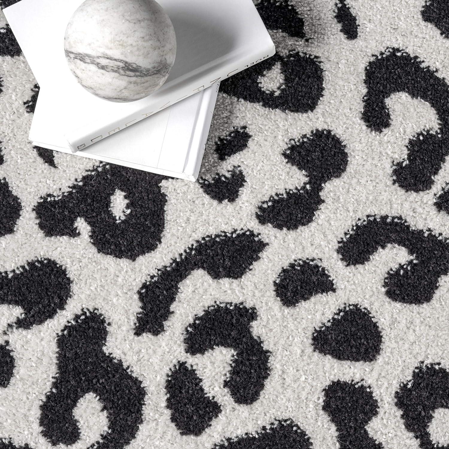 Luxurious Handmade Dark Grey Leopard Print Area Rug, 3' x 5'