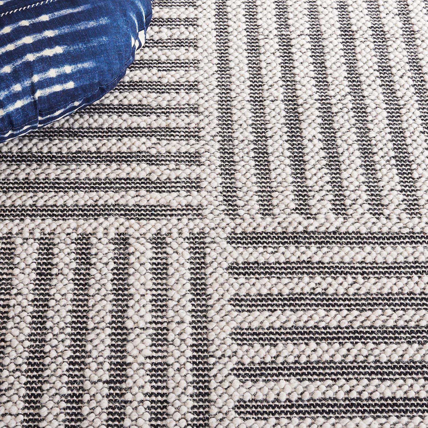 Natura NAT227 Hand Woven Indoor Area Rug - Ivory/Black - 5'x8' - Safavieh