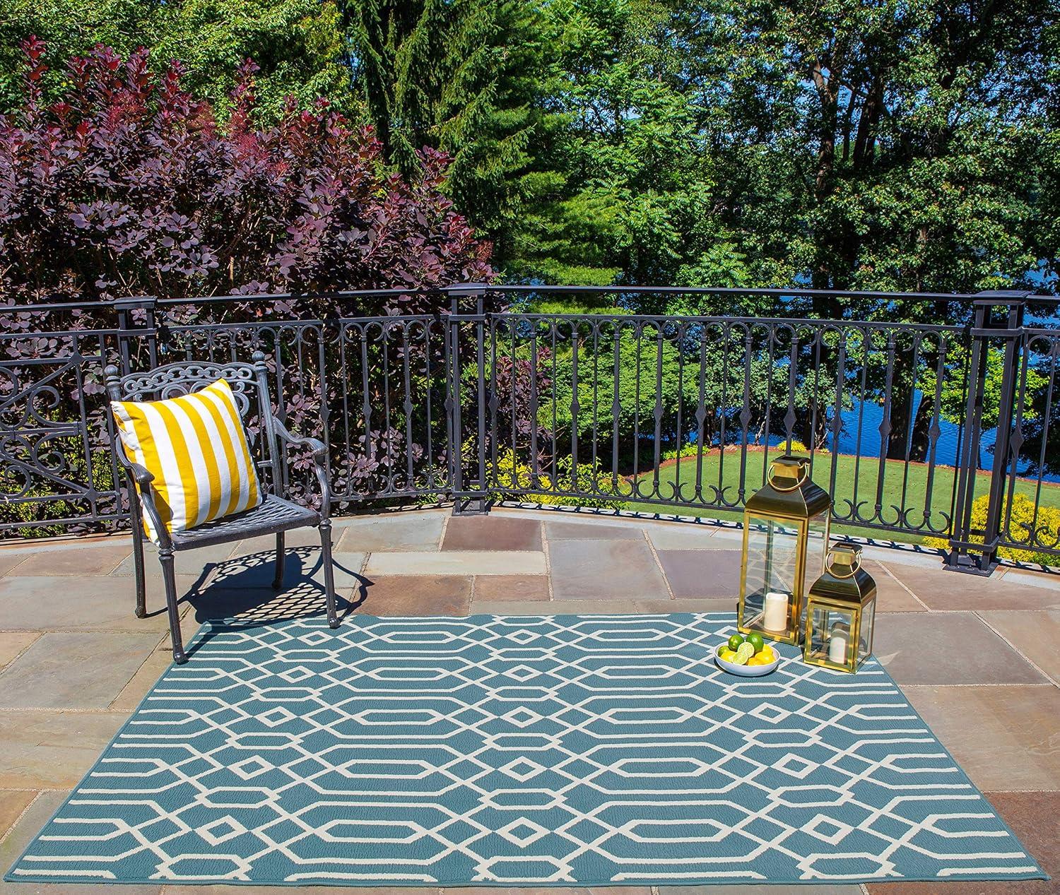 Indoor/Outdoor Lattice Rug