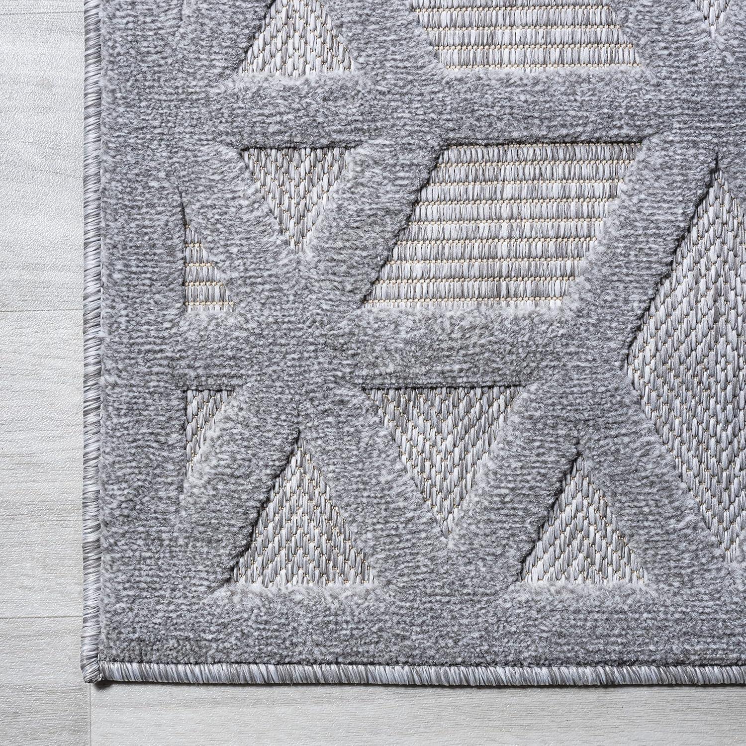 5'x8' Talaia Neutral Geometric Indoor/Outdoor Area Rug, Light Gray - JONATHAN Y