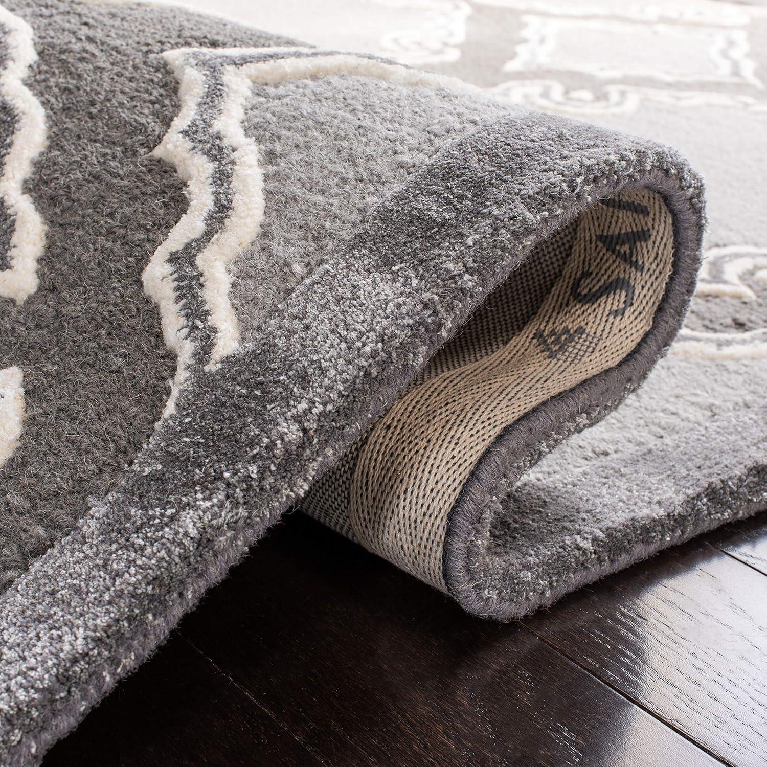 Safavieh Bella Hand Tufted Wool Geometric Rug