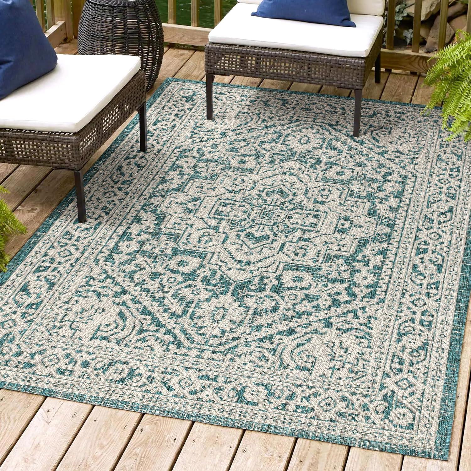 Sinjuri Medallion Textured Weave Indoor/Outdoor Area Rug - JONATHAN Y