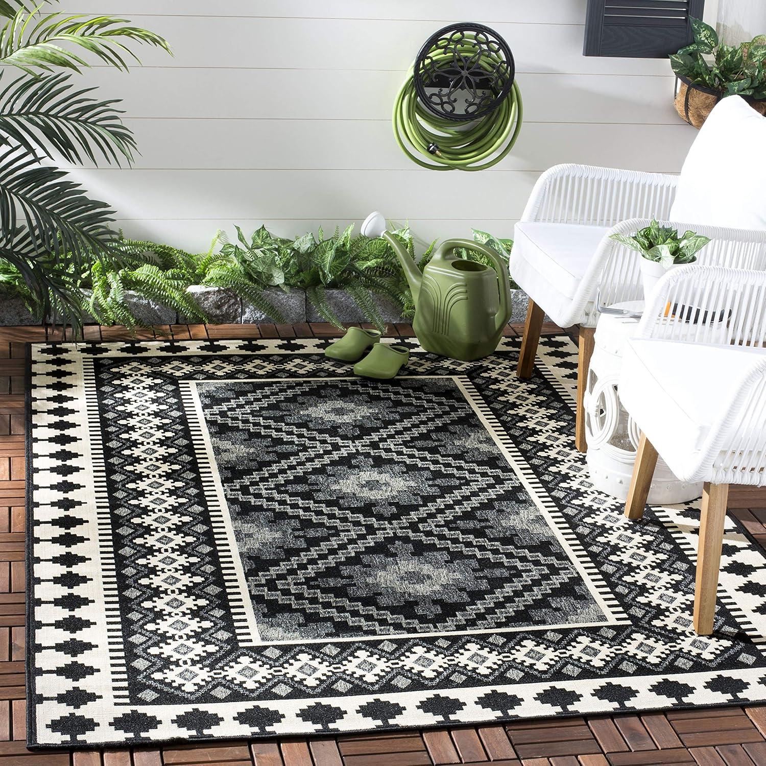 Veranda VER099 Power Loomed Indoor and Outdoor Area Rug - Black/Creme - 5'3"x7'7" - Safavieh.