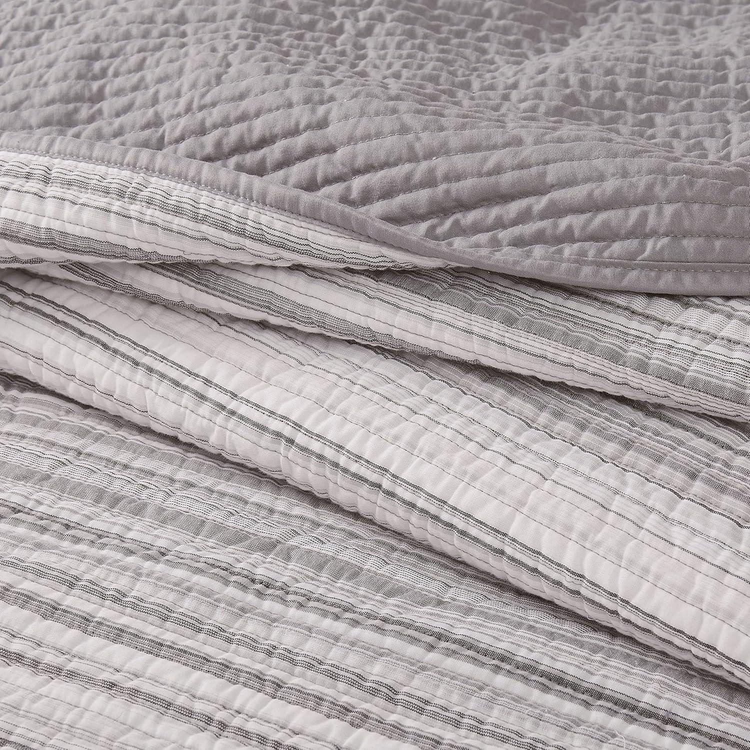 Gray Woven Cotton King Quilt Set with Striped Pattern