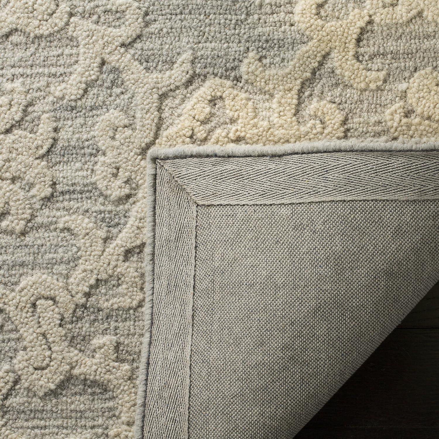 Handmade Grey and Ivory Floral Wool Tufted Rug, 2'3" x 4'