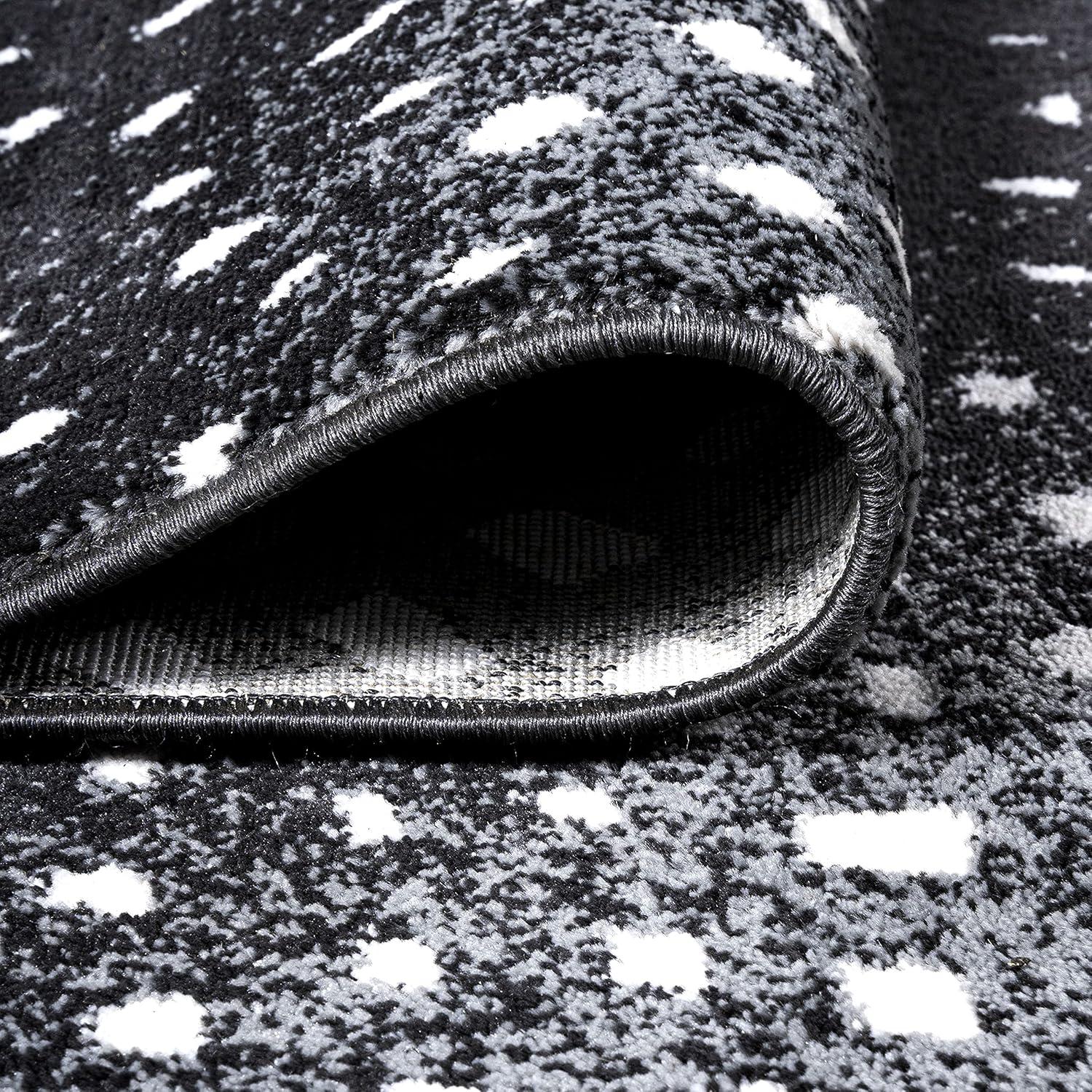 3'x 5' Antelope Modern Animal Area Rug, Black/Cream - JONATHAN Y