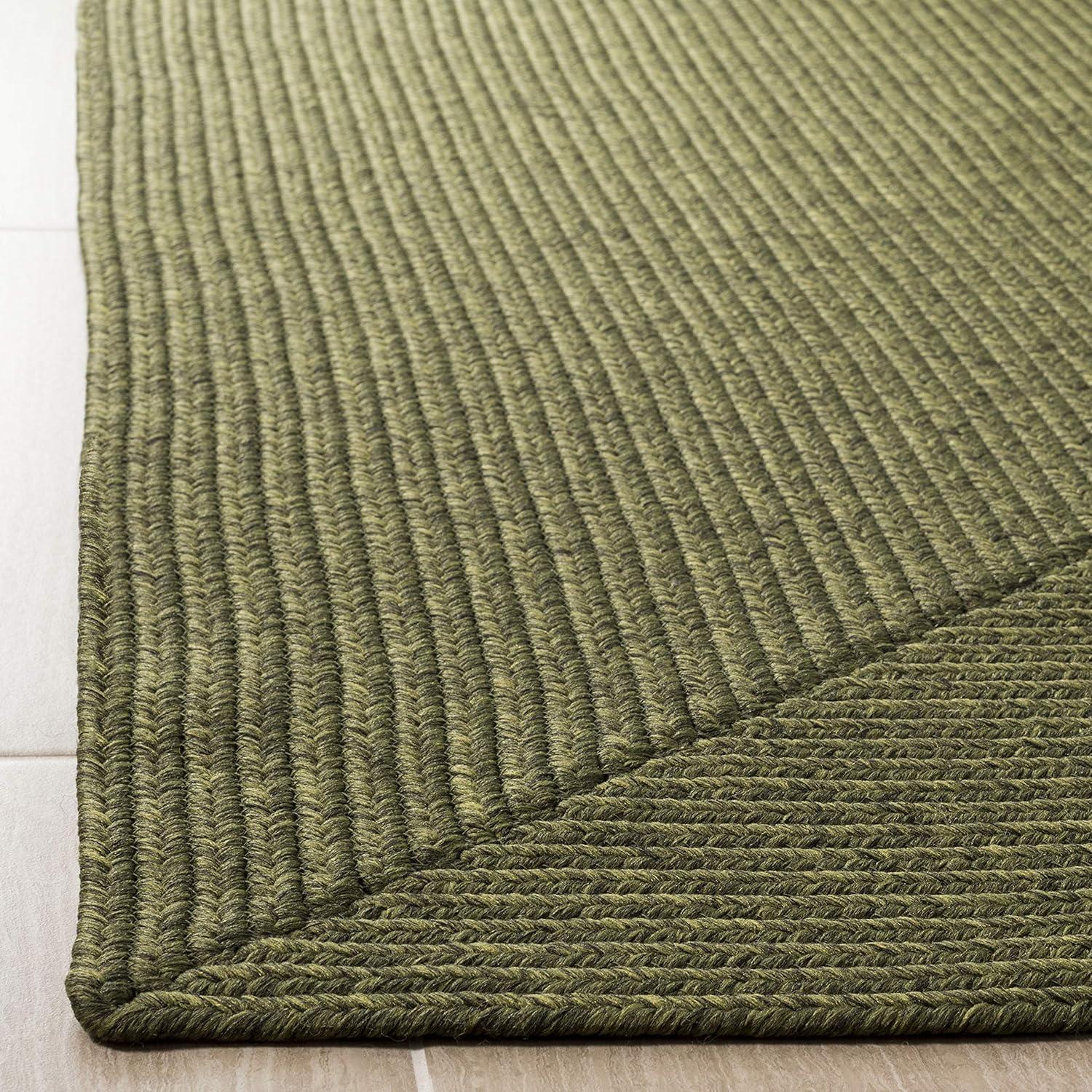 SAFAVIEH Braided Rishika Solid Machine Washable Reversible Area Rug, Green, 2'6" x 5'