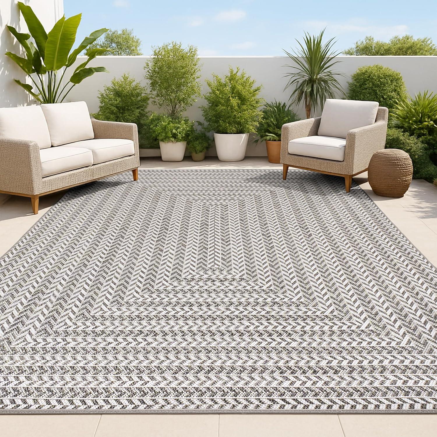 5' x 8' Chevron Modern Concentric Squares Indoor/Outdoor Area Rug, Black/Light Gray - JONATHAN Y