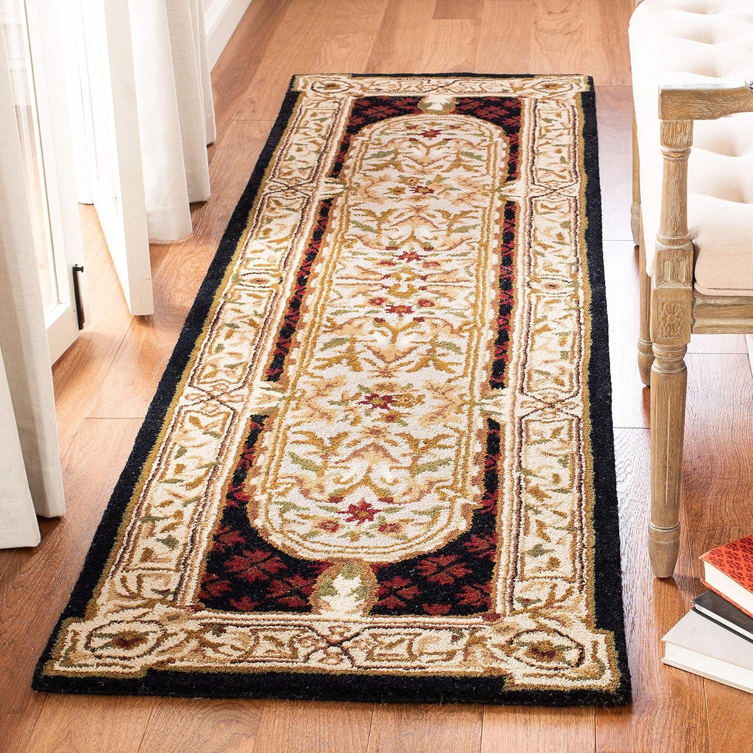 SAFAVIEH Classic Flanagan Oriental Wool Area Rug, Burgundy, 2'3" x 4'