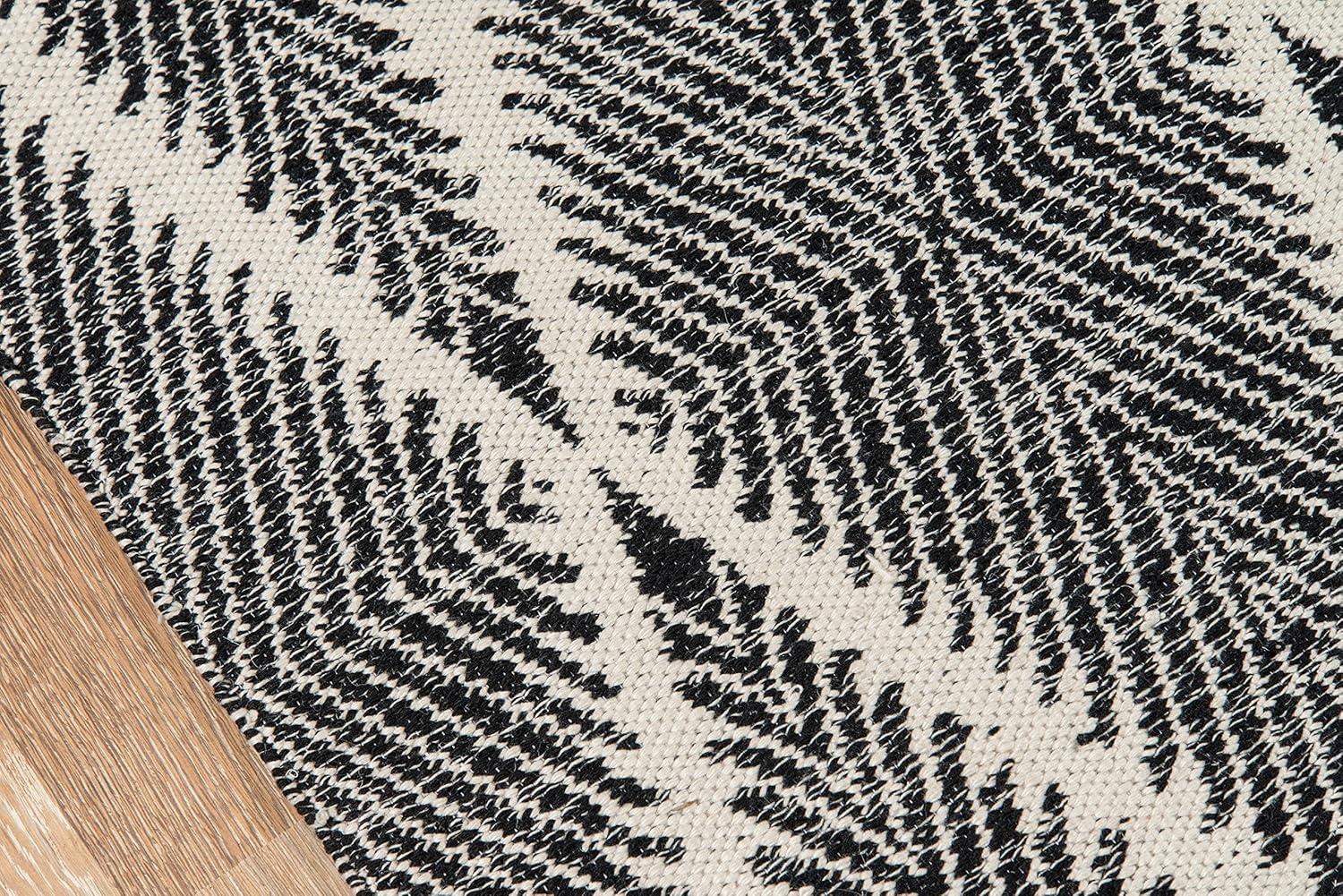 River Beacon Handwoven Indoor / Outdoor Rug by Erin Gates - 5' x 7'6"