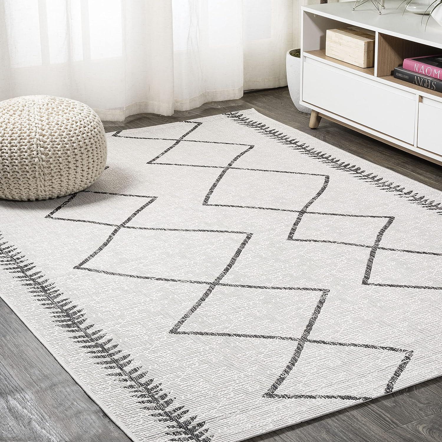 3'x5' Derya  Diamond Trellis Indoor/Outdoor Area Rug, Ivory/Black - JONATHAN Y