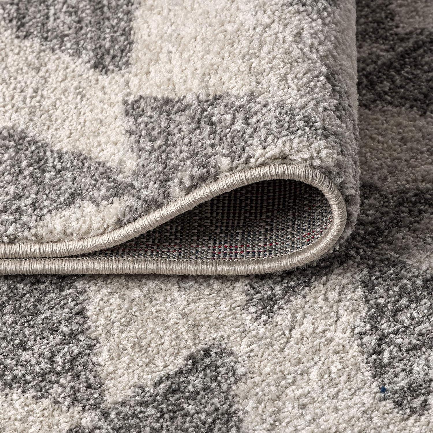 5'x8' Aisha Moroccan Triangle Geometric  Area Rug, Cream/Gray - JONATHAN Y