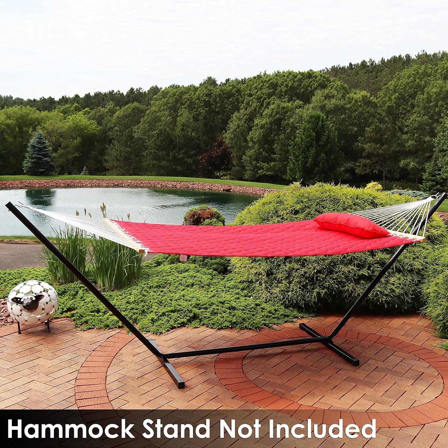 Sunnydaze Red Quilted Fabric 2-Person Hammock with Spreader Bars