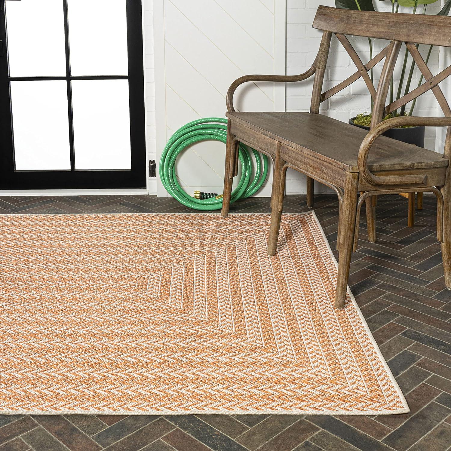 Chevron Modern Concentric Squares Indoor/Outdoor Area Rug - JONATHAN Y