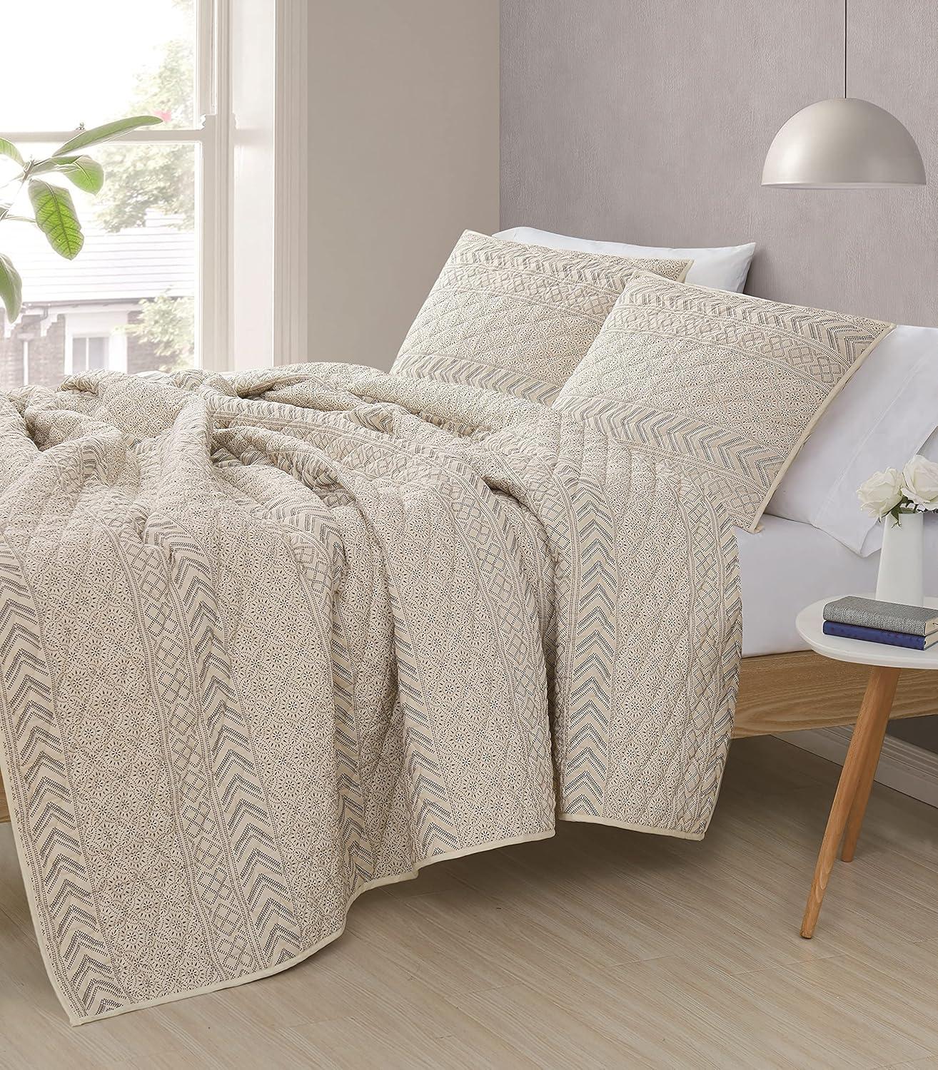 Ivory Cotton Full Quilt Set with Reversible Design