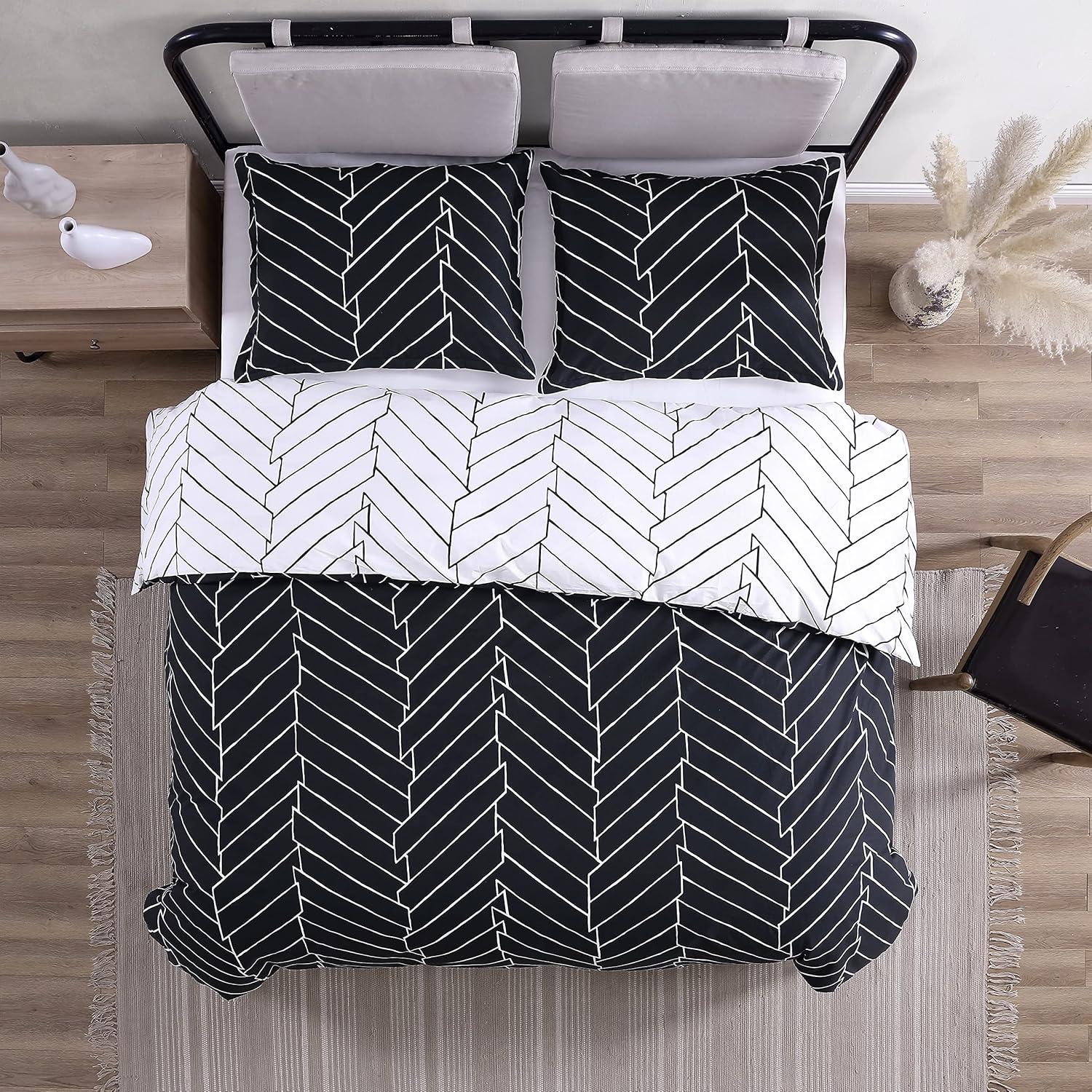 Reversible King Duvet Cover Set in Black and White Herringbone