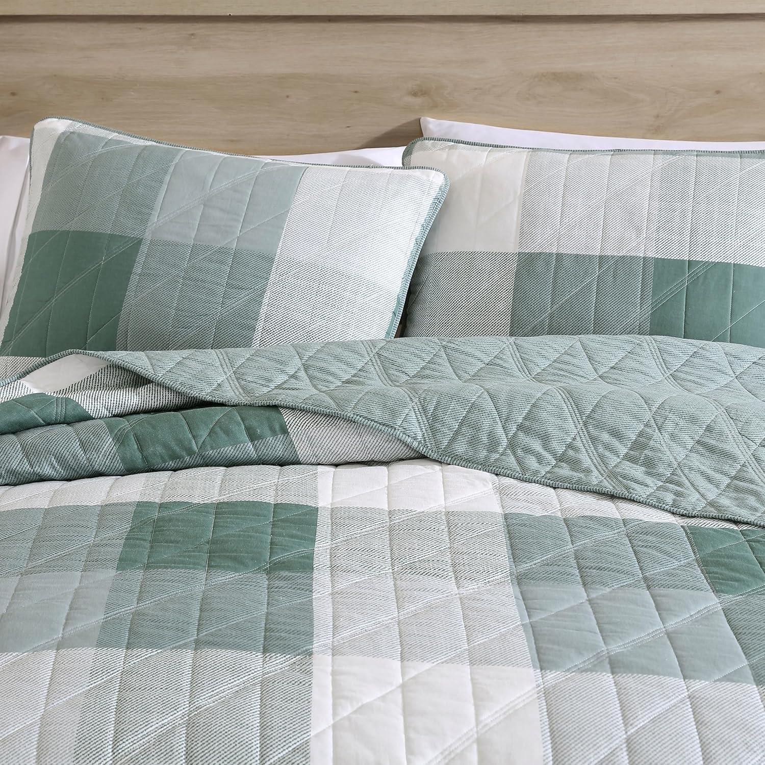 Boulder Green Cotton Twin Quilt Set with Sham