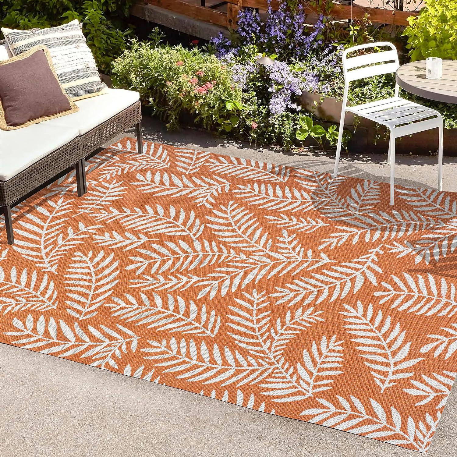 Nevis Palm Frond Indoor/Outdoor Area Rug - JONATHAN Y