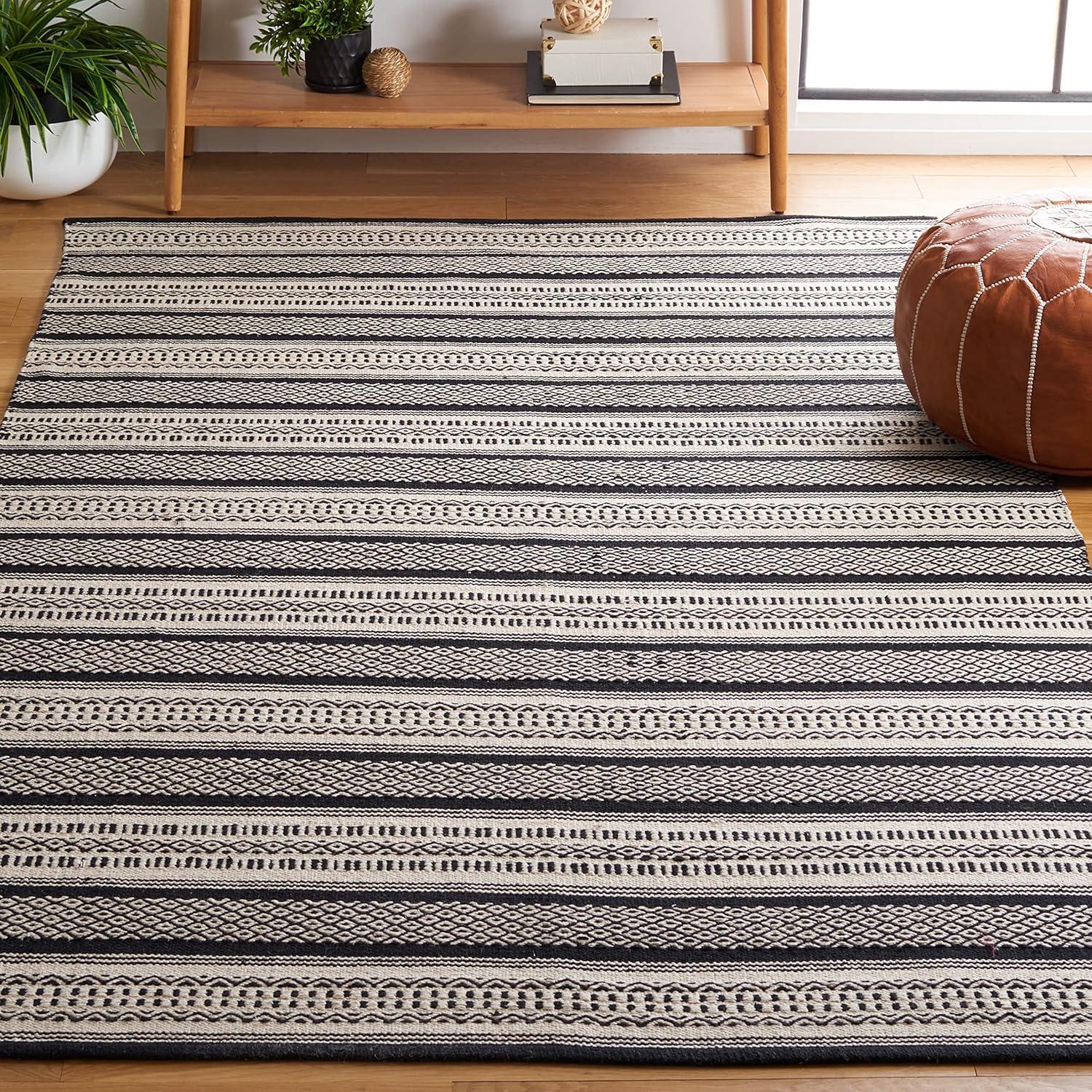 Montauk MTK728 Power Loomed Area Rug  - Safavieh