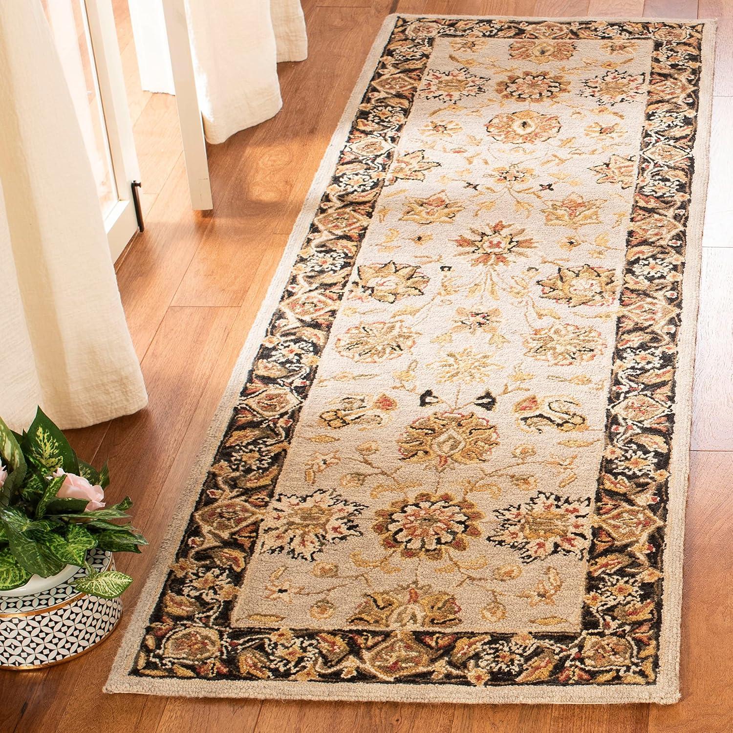 SAFAVIEH Chelsea Kaeden Floral Wool Area Rug, Light Blue/Black, 3' x 3' Round