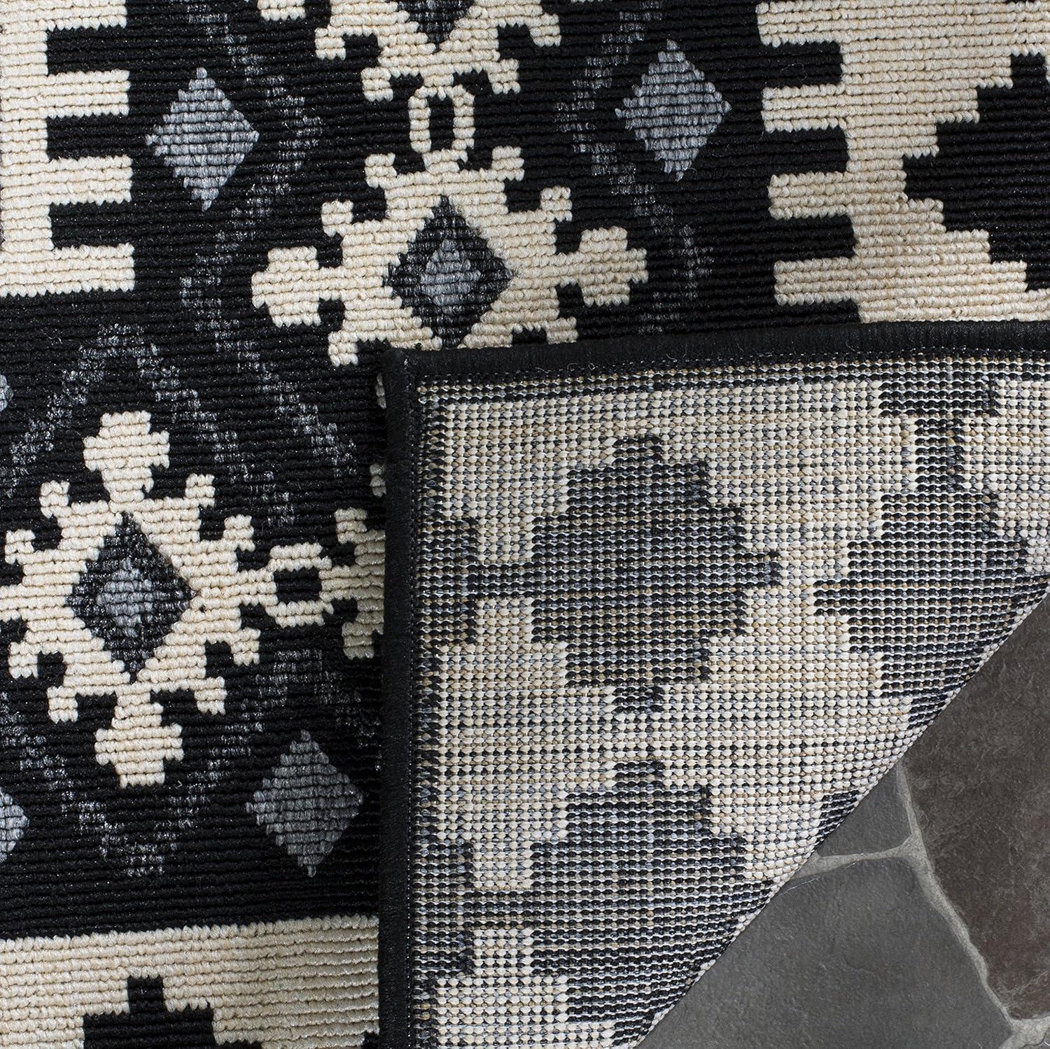 Veranda VER099 Power Loomed Indoor/Outdoor Accent Rug - Black/Creme - 2'7"x5' - Safavieh
