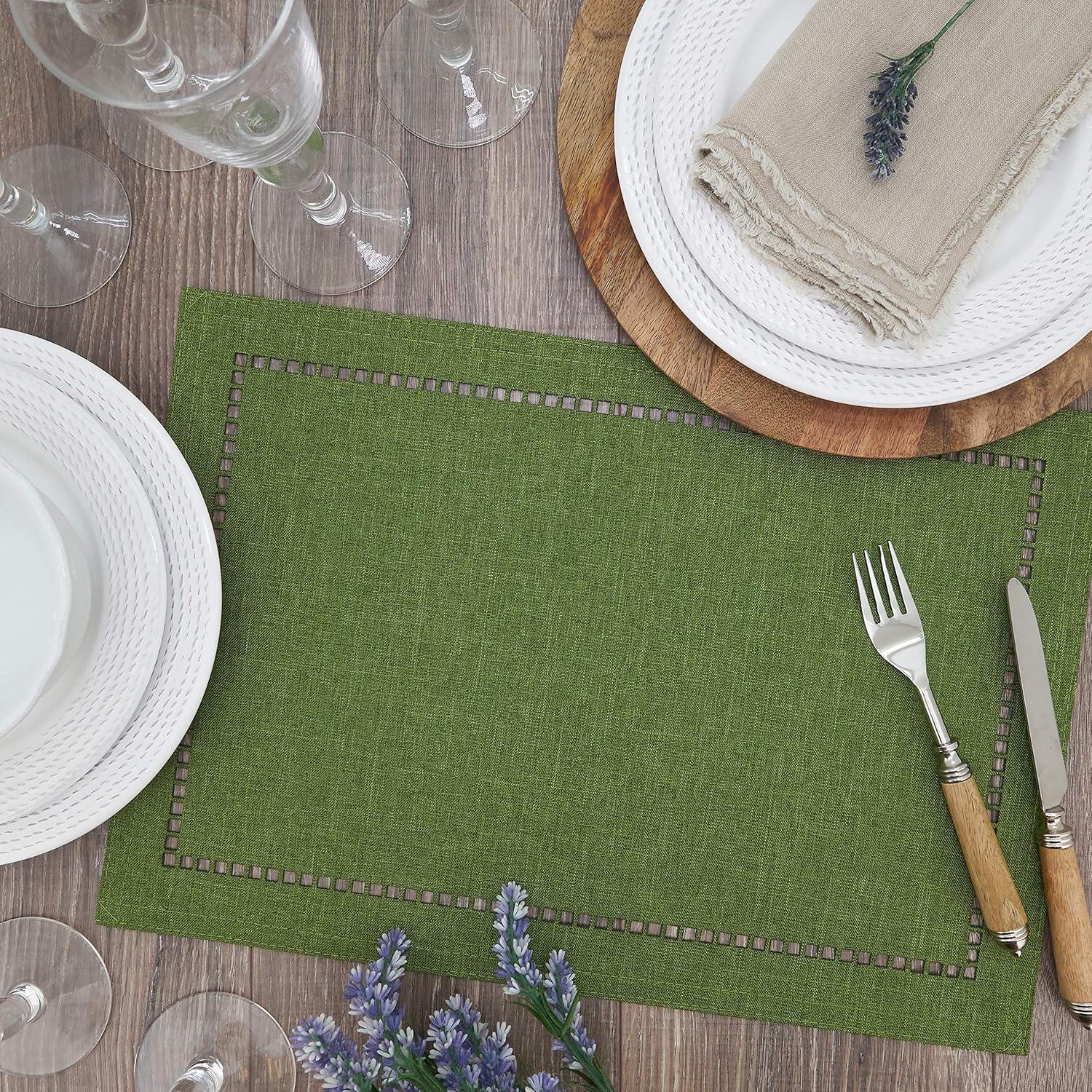 Gracie Oaks Neith Polyester No Pattern Rectangle Placemat (Set of 4)