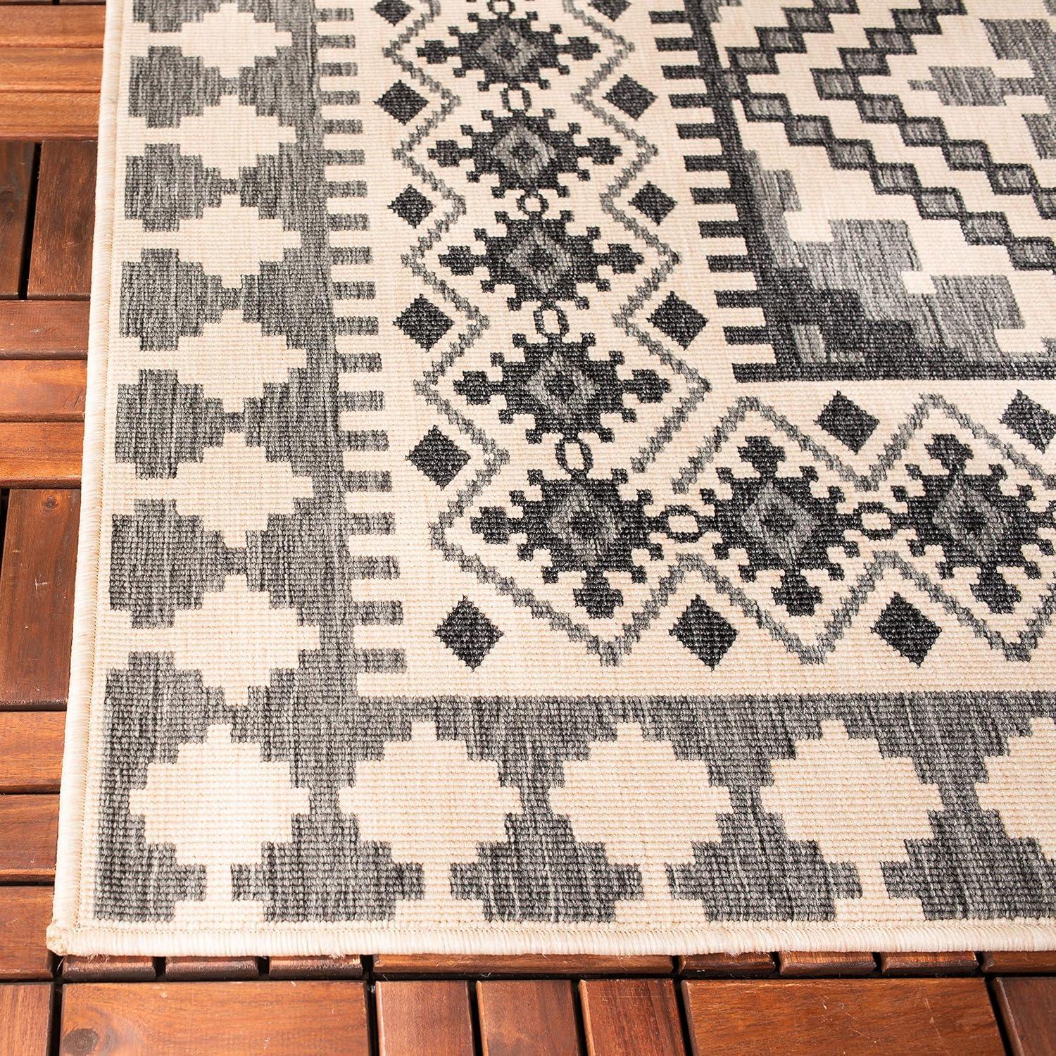 Ivory and Slate Southwestern Synthetic Indoor/Outdoor Area Rug