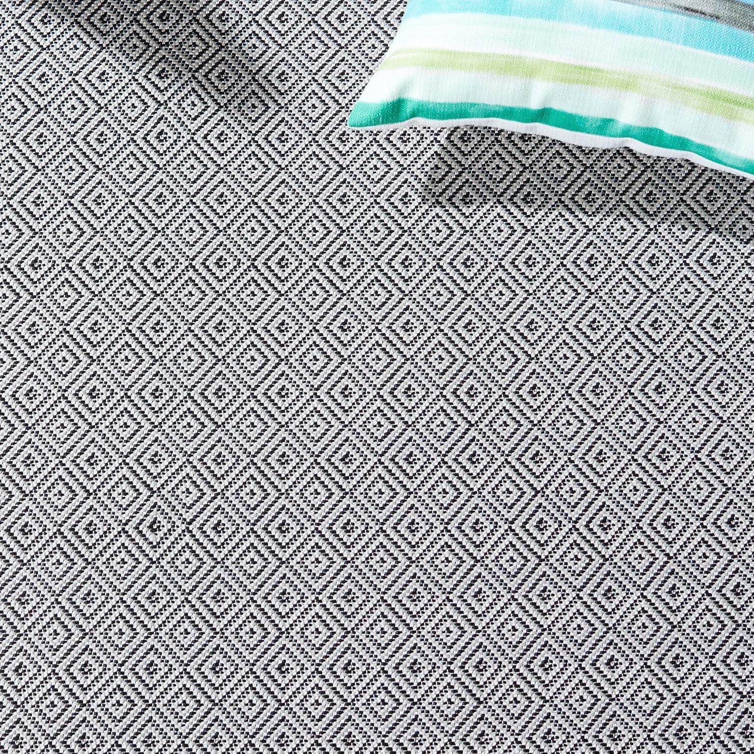 Hampton HTN230 Indoor/Outdoor Machine Made Area Rug - 5'1"x7'6" - Grey/Black - Safavieh