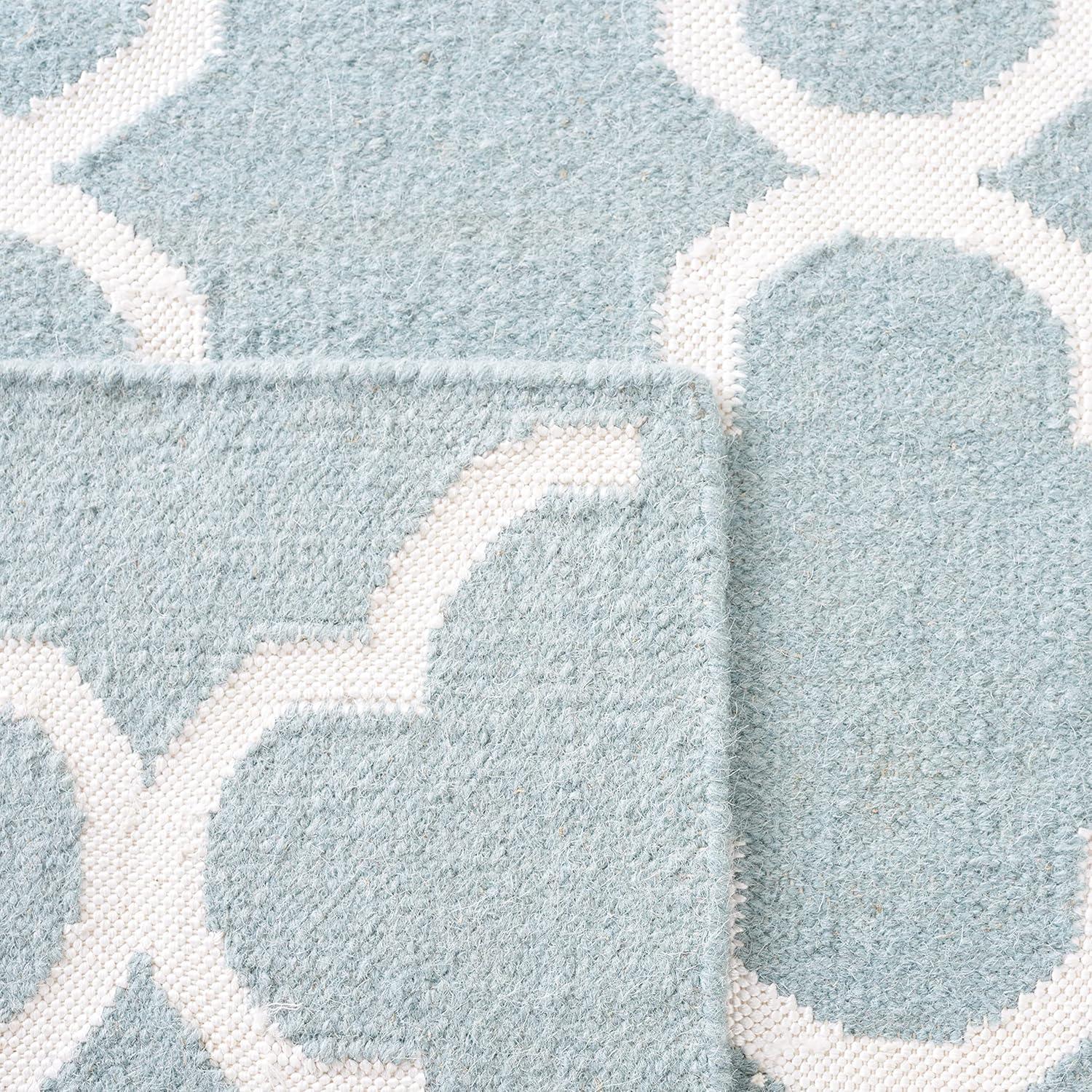Dhurries DHU627 Hand Woven Accent Rug - Blue/Ivory - 2'6"x4' - Safavieh.