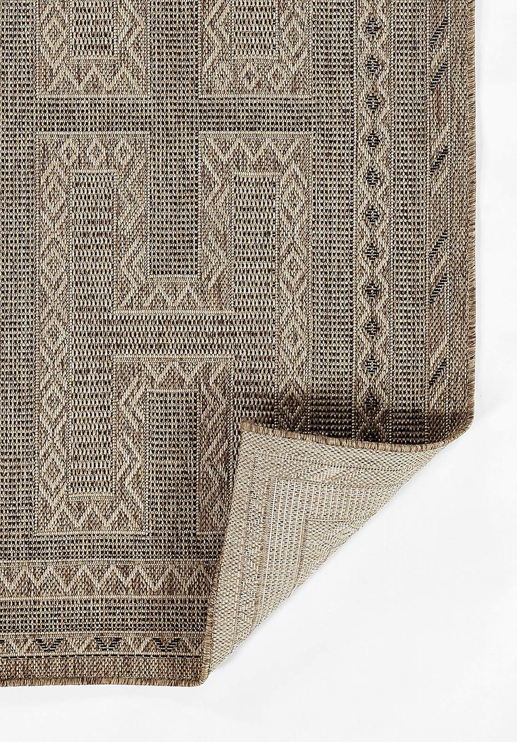 Momeni Hampton Gian Machine Loomed Indoor/Outdoor Rug Natural