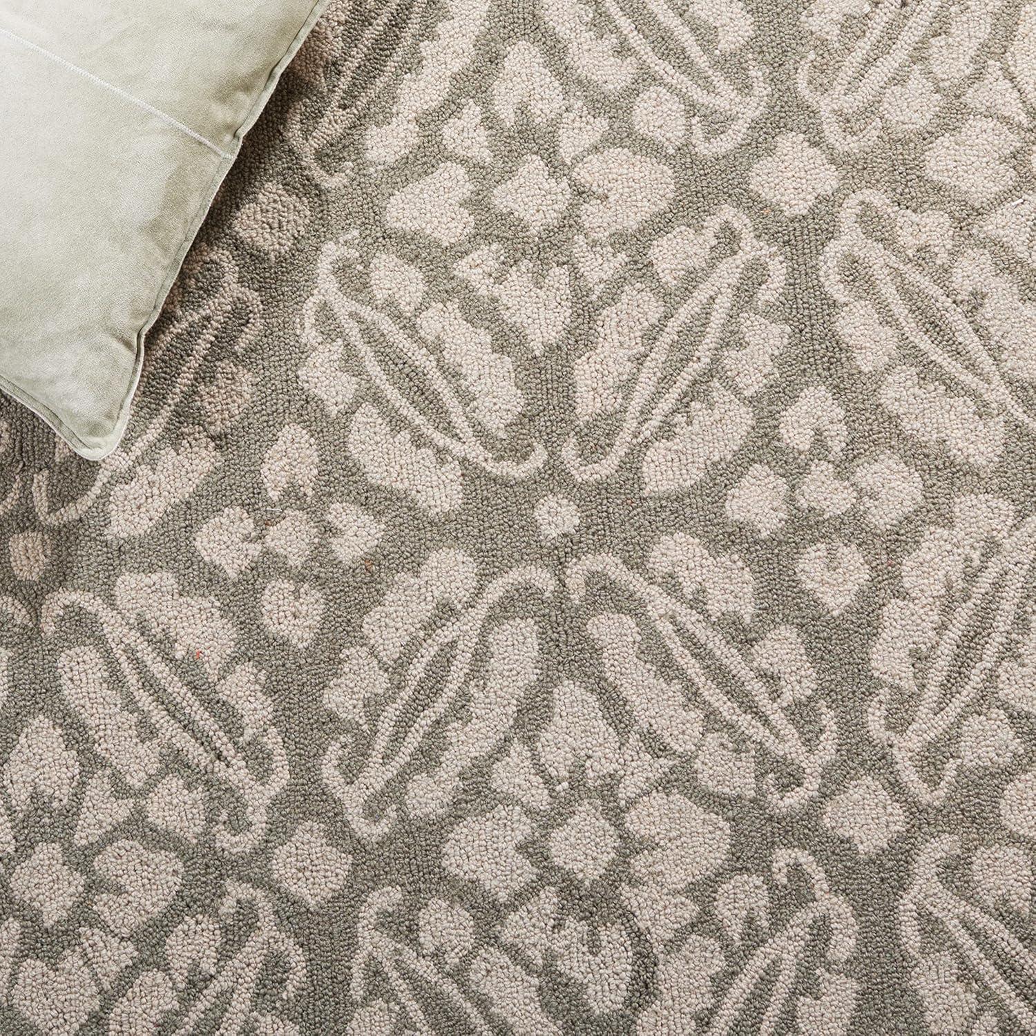 SAFAVIEH Chelsea Margery Geometric Area Rug, Sage, 2'6" x 4'