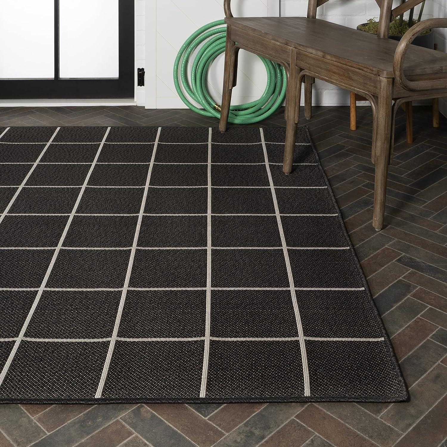 4' x 6' Grid Modern Squares Indoor/Outdoor Area Rug, Black/Cream - JONATHAN Y