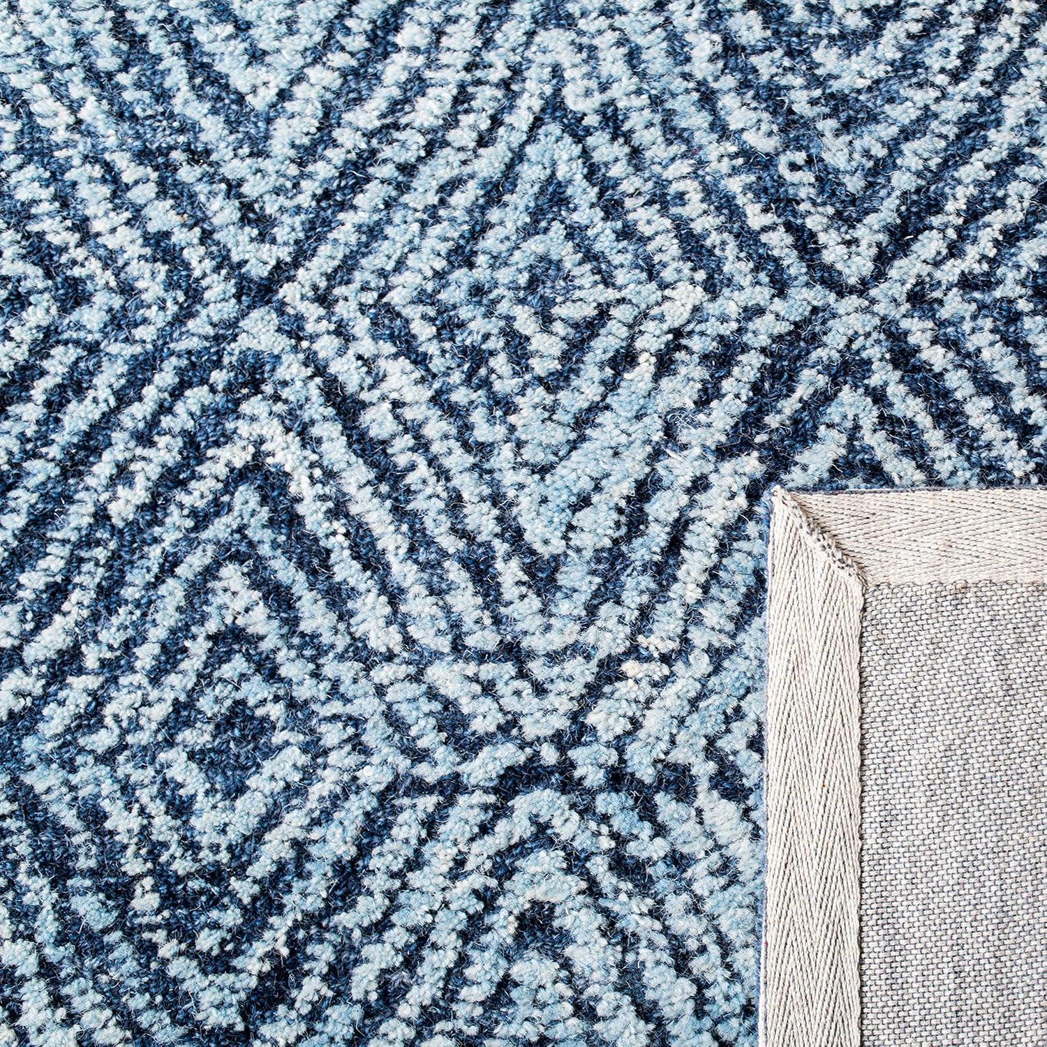 SAFAVIEH Capri Collection Accent Rug - 4' x 6', Navy, Handmade Wool, Ideal for High Traffic Areas in Entryway, Living Room, Bedroom (CPR217N)
