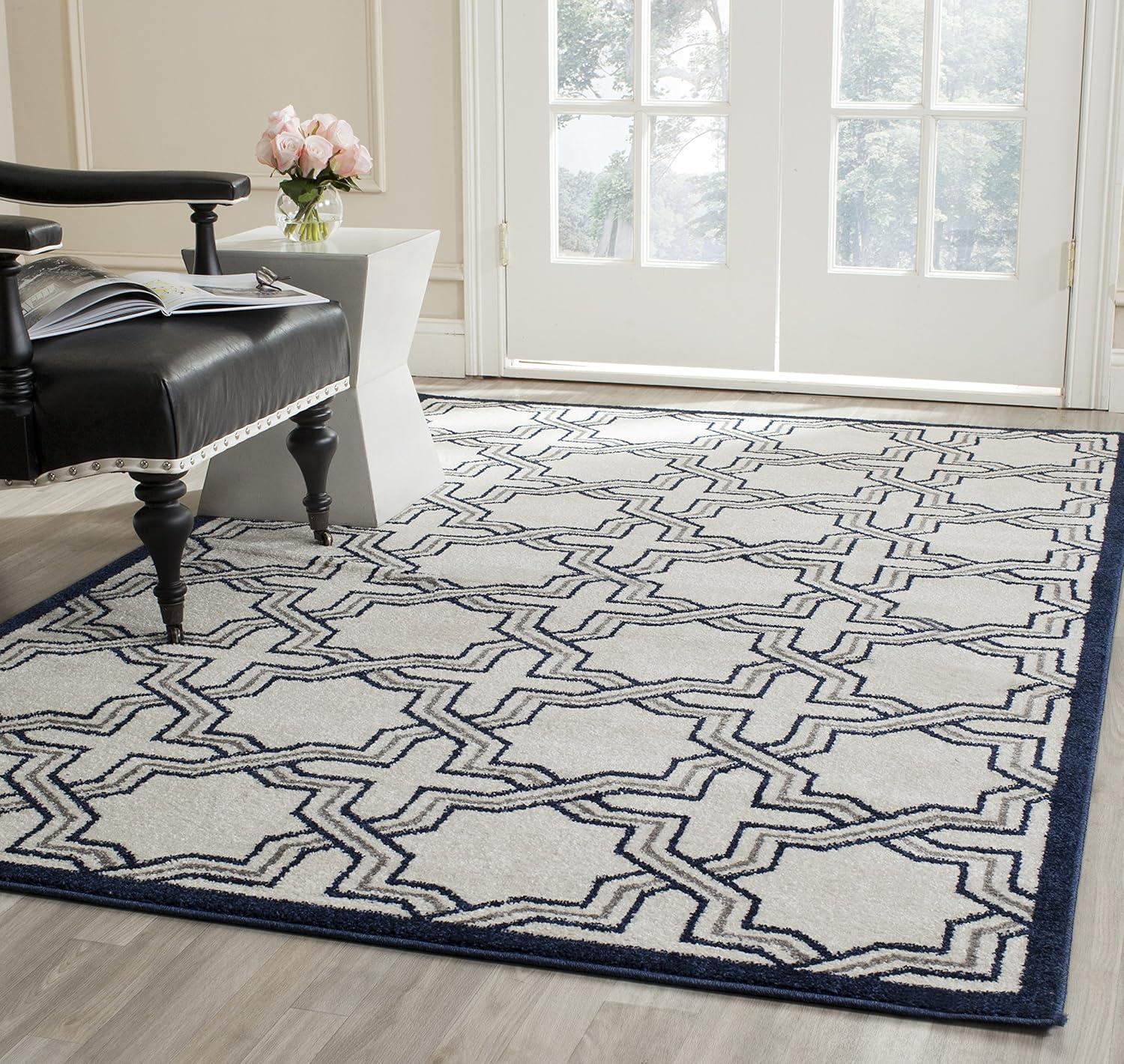 Amherst AMT413 Power Loomed Area Rug - Ivory/Navy - 7'x7' - Safavieh.