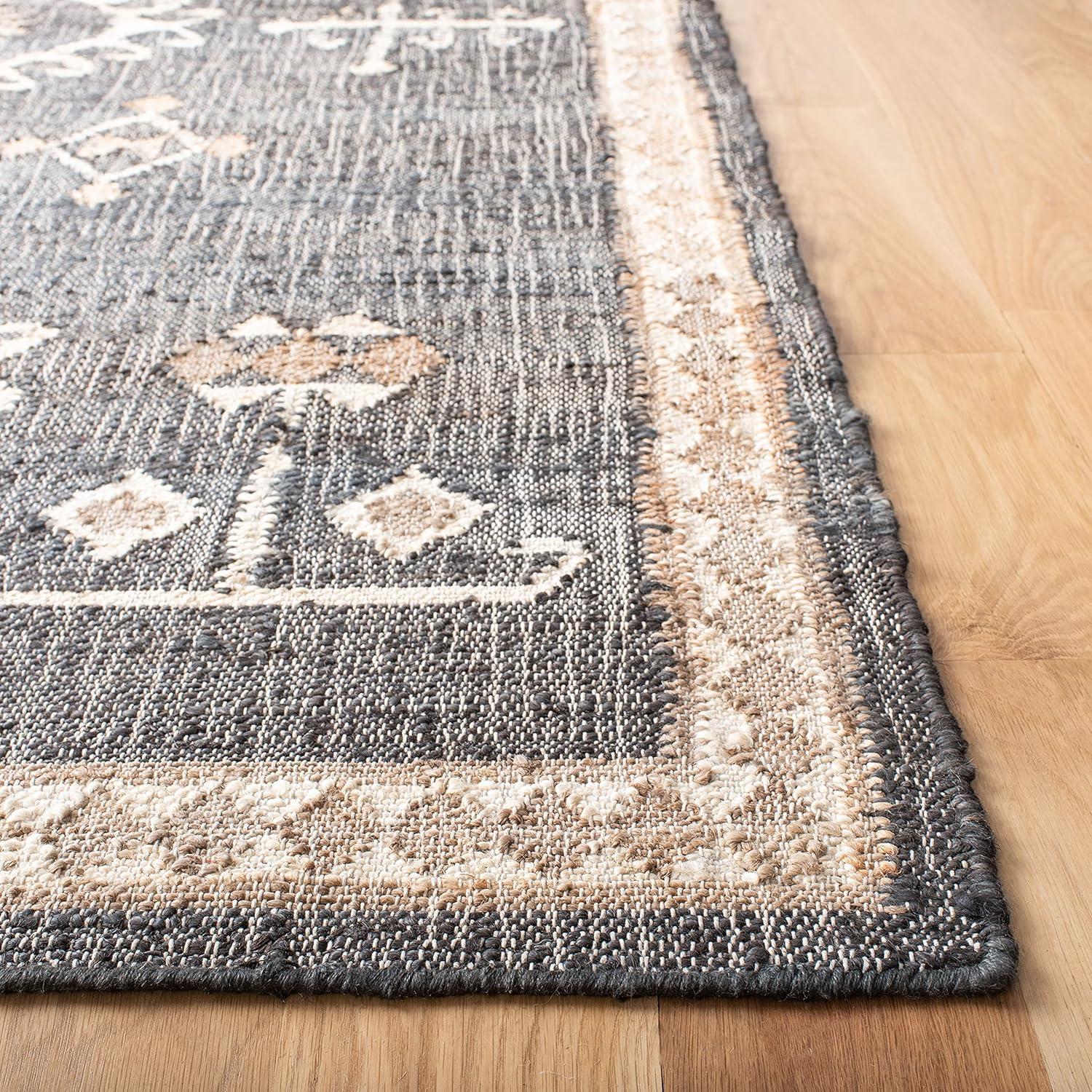 Kilim KLM762 Hand Woven Accent Rug - Black/Ivory - 2'3"x5' - Safavieh.
