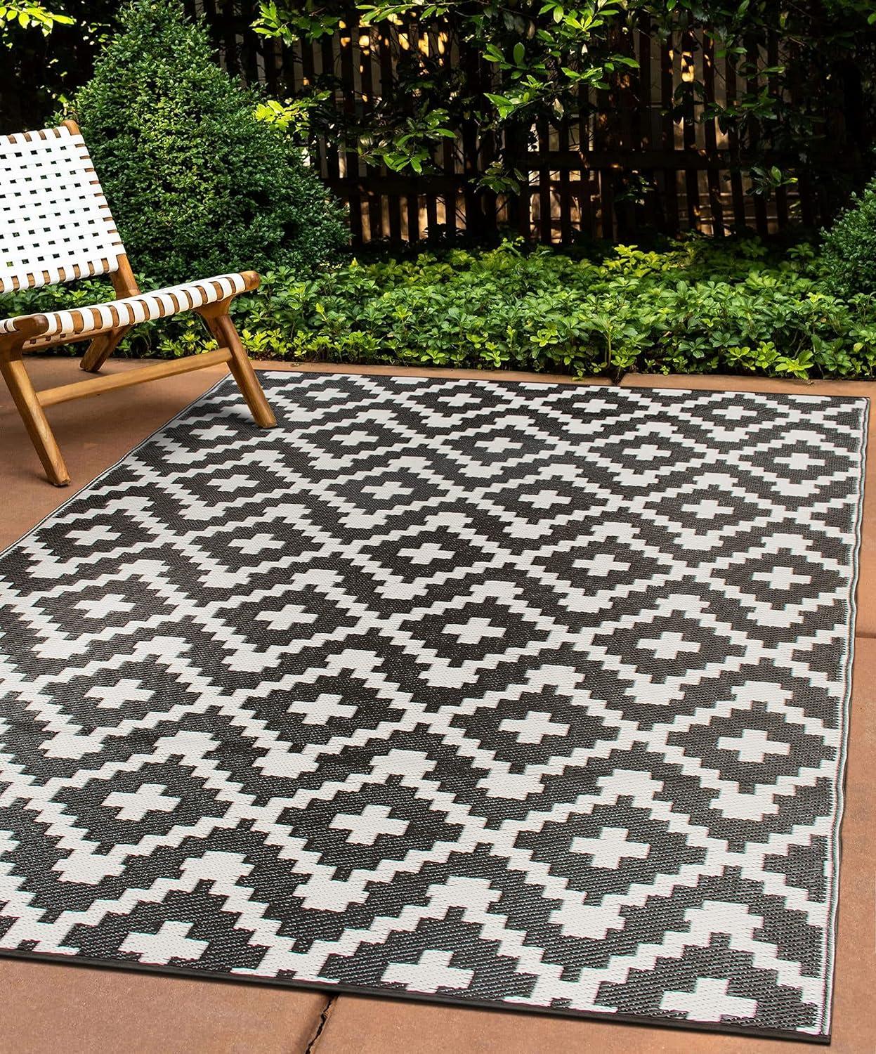 World Rug Gallery Trellis Geometric Reversible Plastic Indoor and Outdoor Rugs