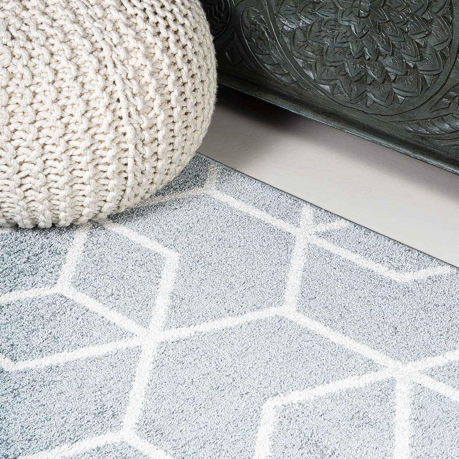 5'x8' Tumbling Blocks Modern Geometric Area Rug, Light Blue/White - JONATHAN Y
