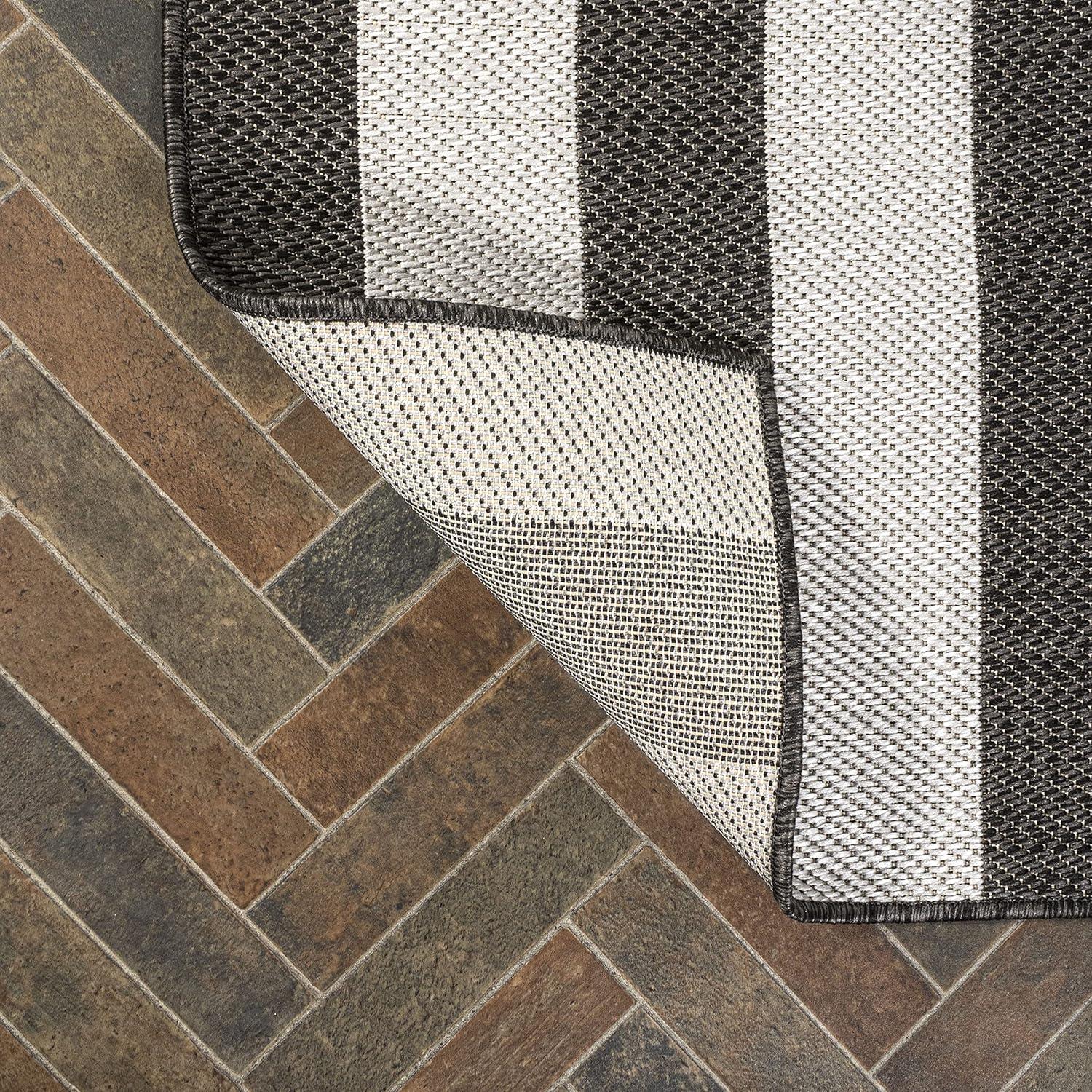 4' x 6' Negril Two-Tone Wide Stripe Indoor/Outdoor Area Rug, Black/Cream - JONATHAN Y