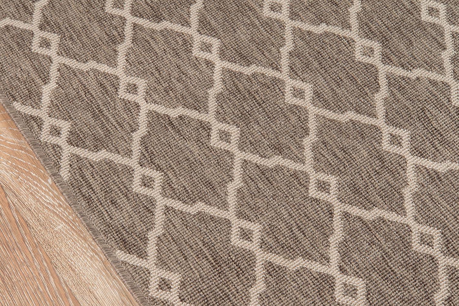 Taupe Trellis Synthetic Washable Rectangular Rug 5'3" x 7'6"