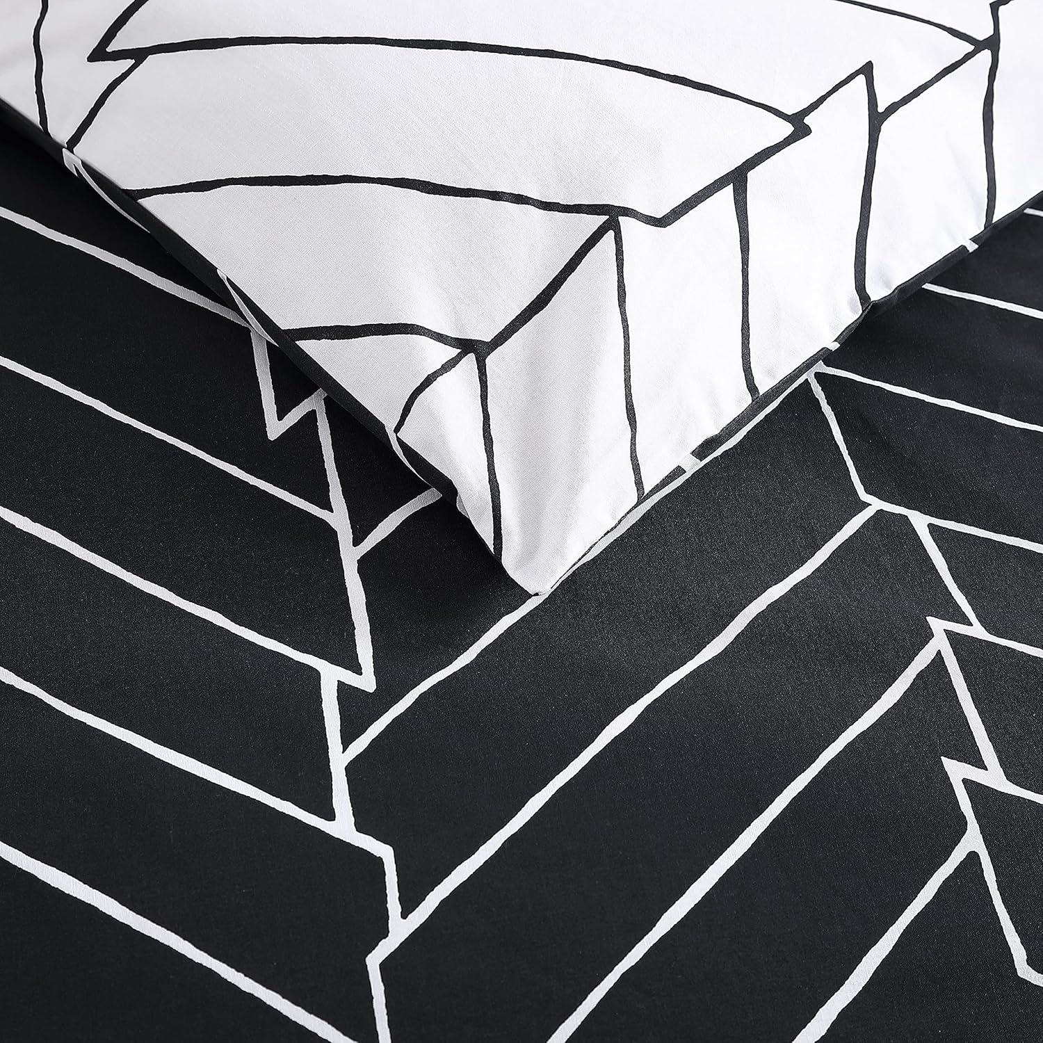 Reversible King Duvet Cover Set in Black and White Herringbone