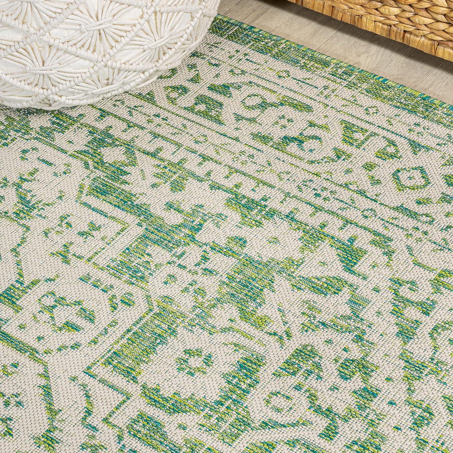 5' x 5' Sinjuri Medallion Textured Weave Indoor/Outdoor Area Rug, Cream/Green - JONATHAN Y