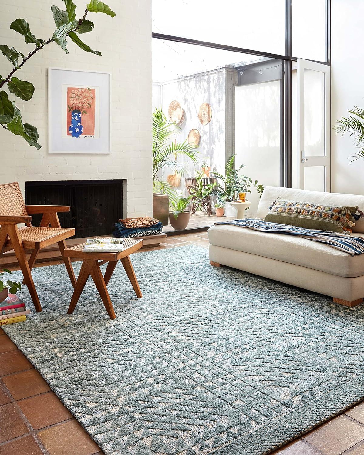 Lagoon Mist 3'6" x 5'6" Power-Loomed Polyester Accent Rug