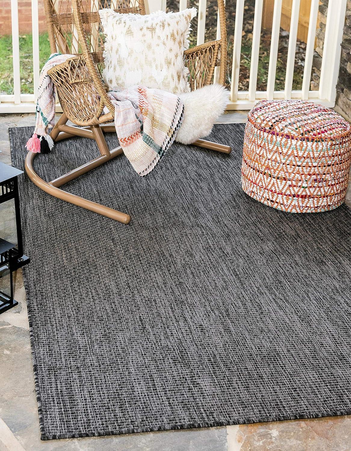 Unique Loom 5' 1 x 8' 0 Rectangle Indoor/Outdoor Solid Black Area Rug