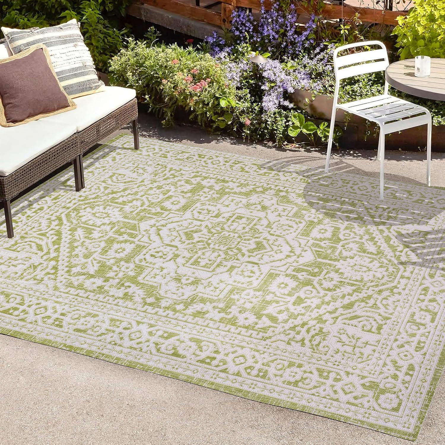 5' x 8' Sinjuri Medallion Textured Weave Indoor/Outdoor Area Rug, Green/Cream - JONATHAN Y