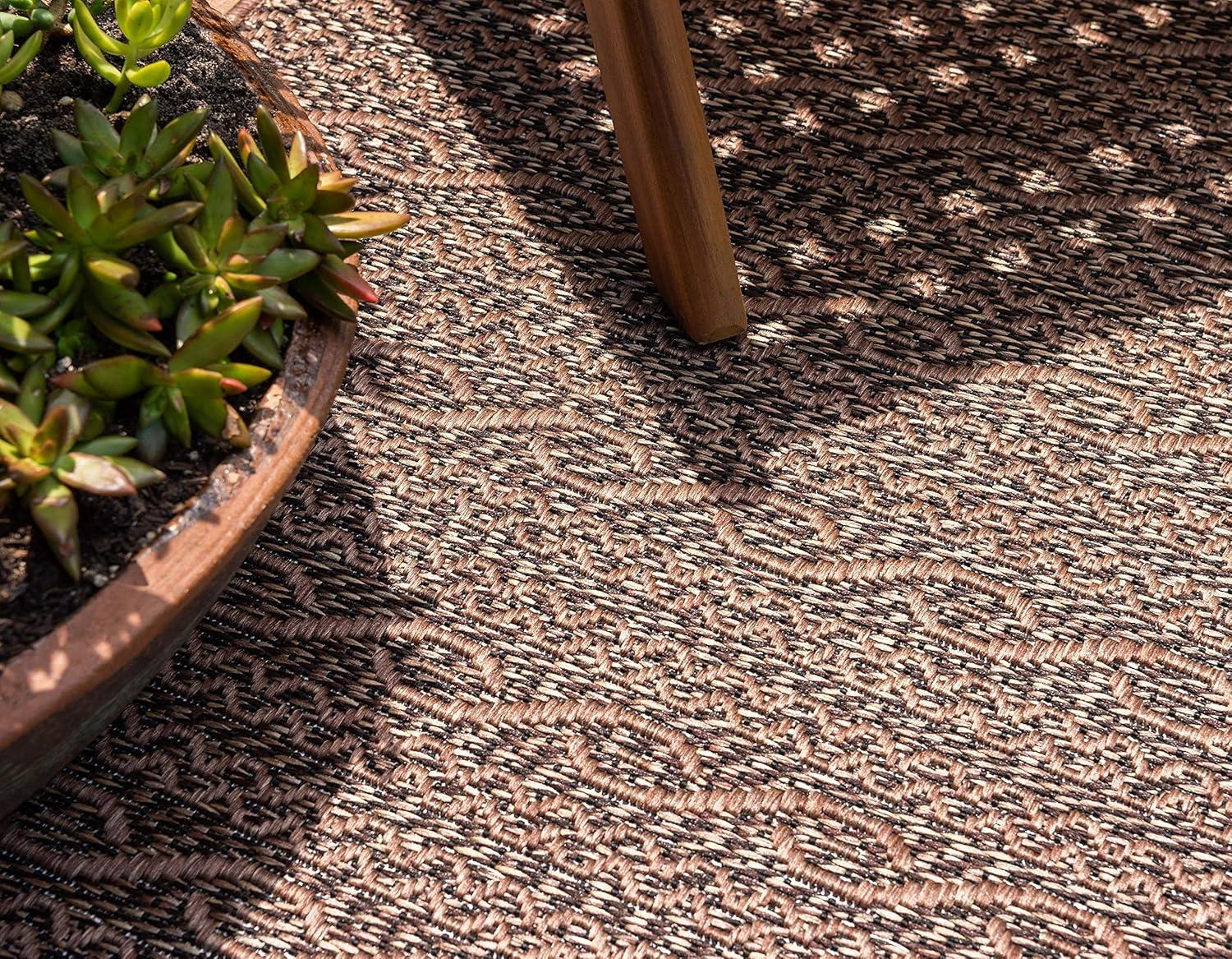 Unique Loom Outdoor Modern Collection Area Rug - Links (3' 3" x 5' 1" Rectangle Brown/Black)