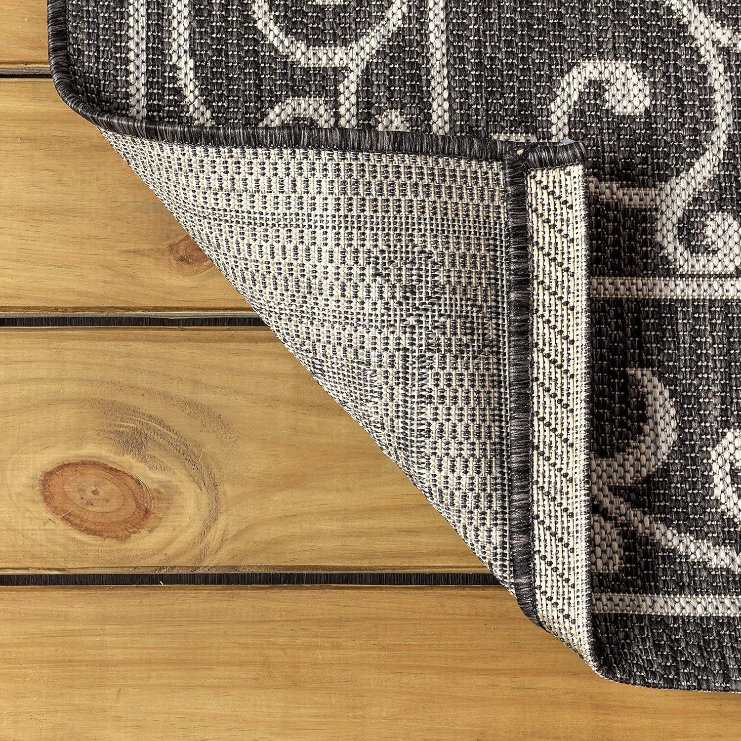 4'x6' Charleston Vintage Filigree Textured Weave Indoor/Outdoor Area Rug, Black/Gray - JONATHAN Y